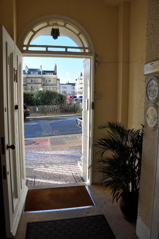 Adelaide House Hotel Luton  Exterior foto