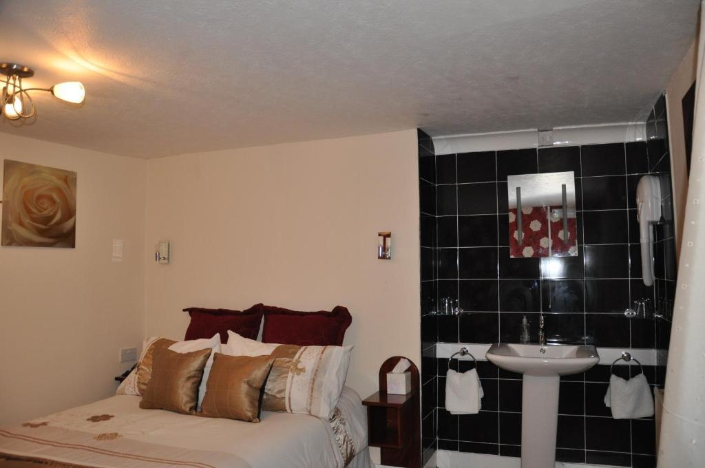 Adelaide House Hotel Luton  Quarto foto